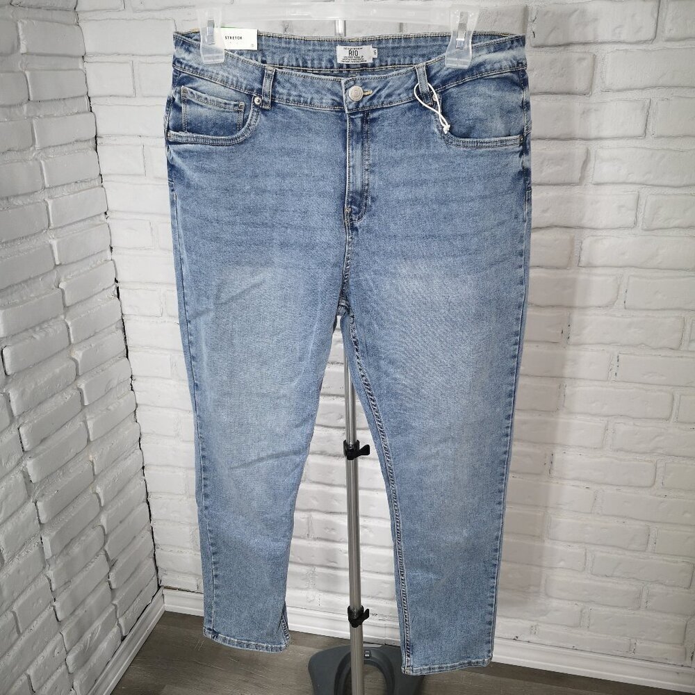 NWT Refuge Denim Rio Ladies Size 15 Mid Rise Push Up Light Wash Stretch Jeans